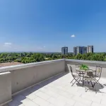 Skyline Ottavo Cielo مودينا